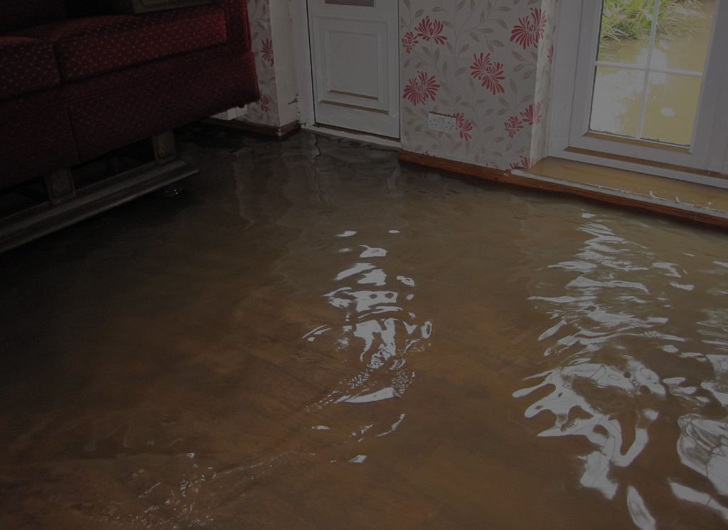Trabajos en inundaciones de garajes y pisos